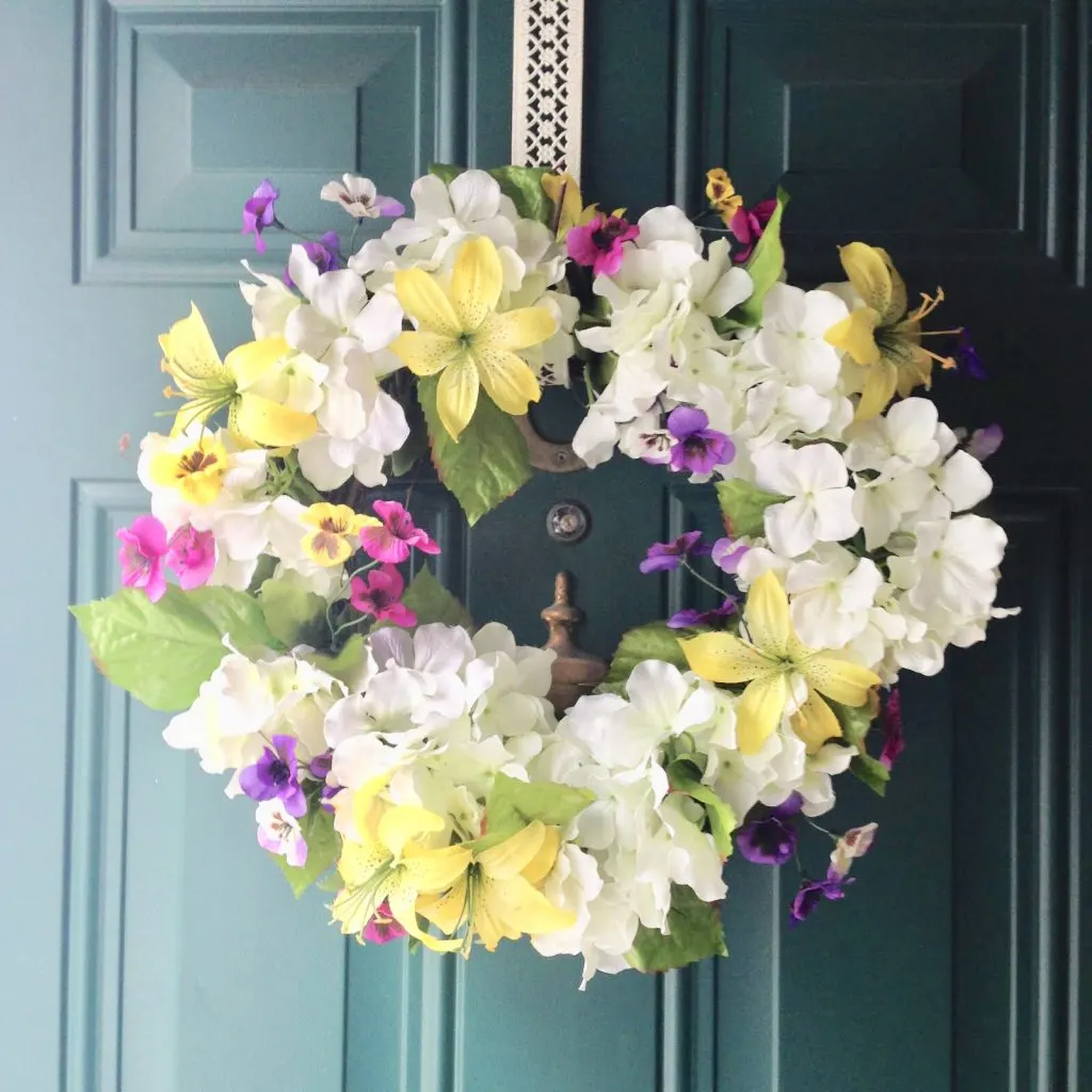 Quick And Easy DIY Spring Wreath And Florals Our Crafty Mom #spring #springwreaths #diy