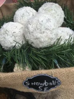 Faux snowballs