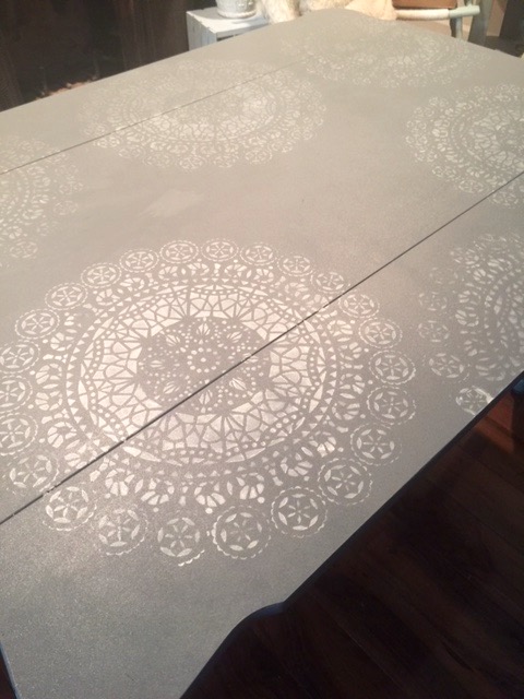 Thrift_Store_Decor_Upcycle_Stenciled_Table