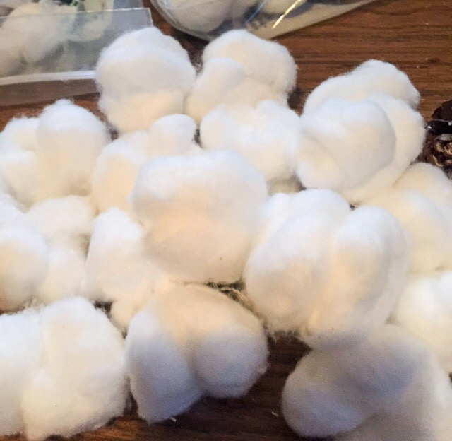 How_to_make_cotton_boll_pods