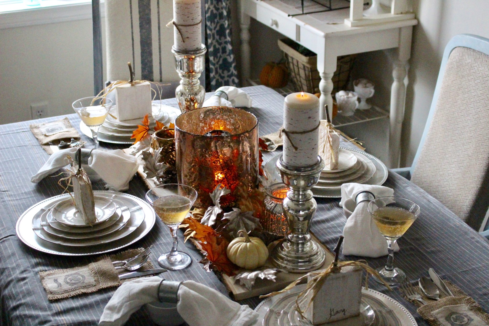 Set An Elegant Thanksgiving Tablescape Quickly & Easily