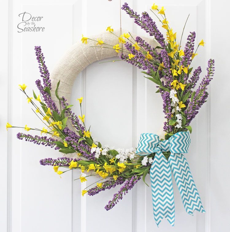 25+ Beautiful DIY Spring Wreaths Our Crafty Mom #springwreaths #spring #wreaths 