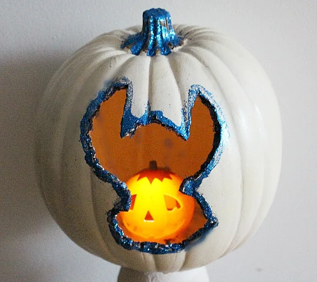 Make A Lilo & Stitch Halloween Pumpkin 8