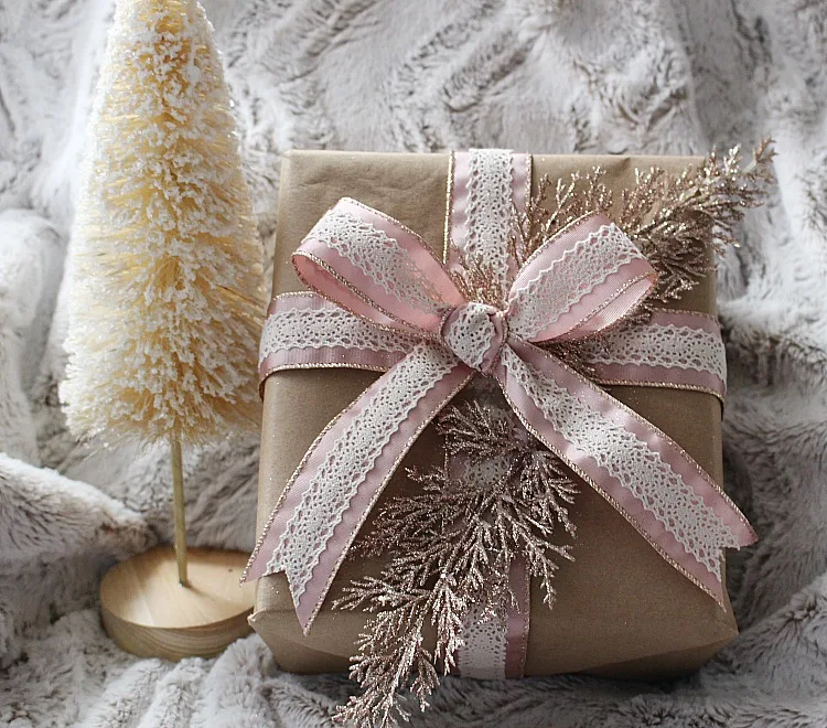 5 Easy Christmas Gift Wrapping Ideas & Blog Hop Our Crafty Mom #bloghop #christmaswrapping 