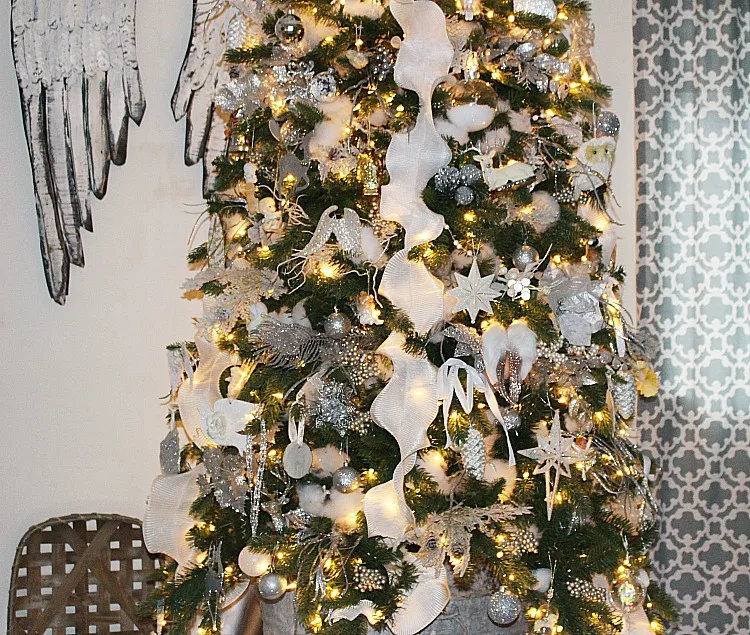 Christmas Tree Blog Hop-50 Bloggers Share Their Trees!! Our Crafty Mom #christmastreedecor #bloghop #christmastrees