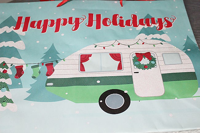Dollar Store Christmas Camper-Pallet Wood Sign Our Crafty Mom #retrocamper #dollarstore #12daysofchristmas 