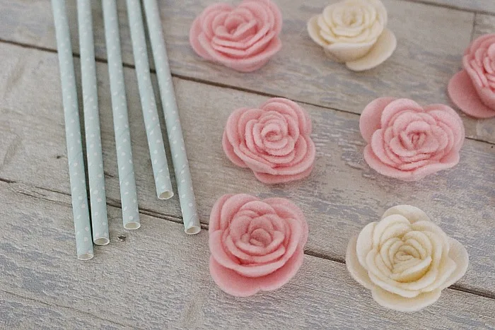 How To Make Pretty Felt Roses-Easy Tutorial Our Crafty Mom #feltroses #feltflowers #craftlightning