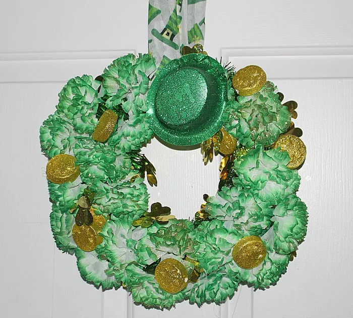 dollar store st patricks day wreath with hat