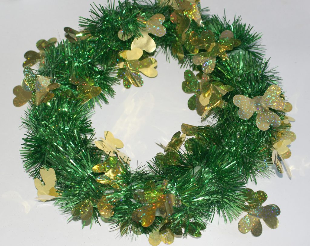 Easily Make A Fun Dollar Store St. Patrick's Day Wreath Our Crafty Mom #dollarstorecraft #stpatricksday #wreaths
