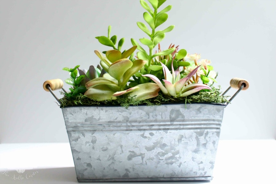 12 Easy Ways To Decorate With Succulents Our Crafty Mom #succulents #crafts 