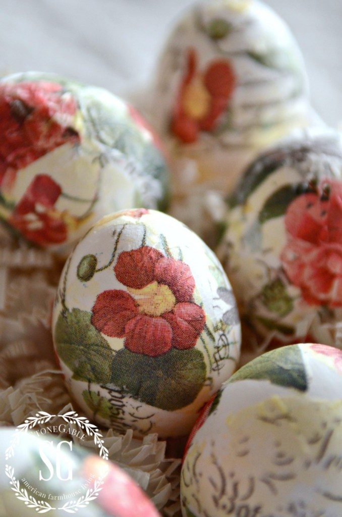 20 Cool And Unique Ways To Decorate Easter Eggs Smart Fun DIY #eastereggdecorating #eastereggideas #easter #eastereggs