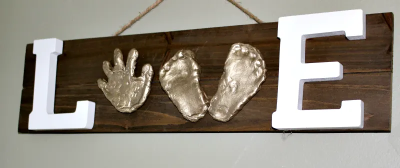 Make A Keepsake Baby Hand Print Love Sign Our Crafty Mom #fathersdaygift #babyhandprint #giftidea #airdryclay @Activaproducts