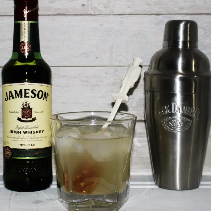 Make A Jameson Irish Lemonade For St. Patrick's Day #ourcraftymom #stpatricksdaycocktails