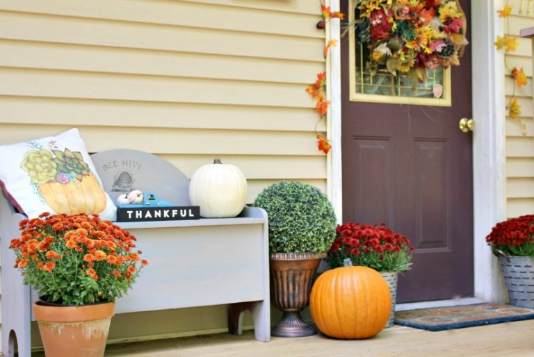 Welcome Fall With These Simple Fall Porch Decorating Ideas