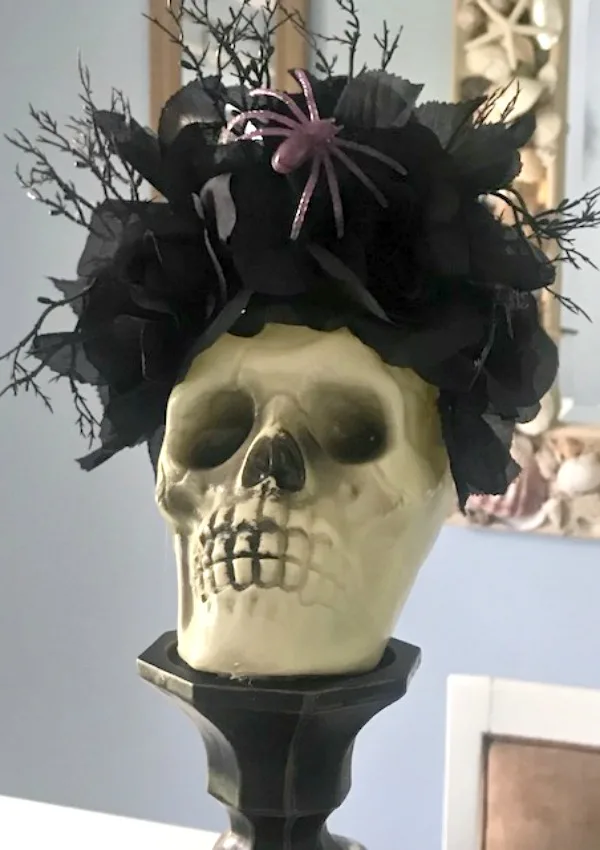 halloween skull with black roses
