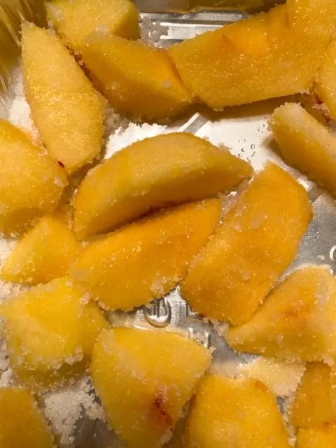 sliced peaches in sugar