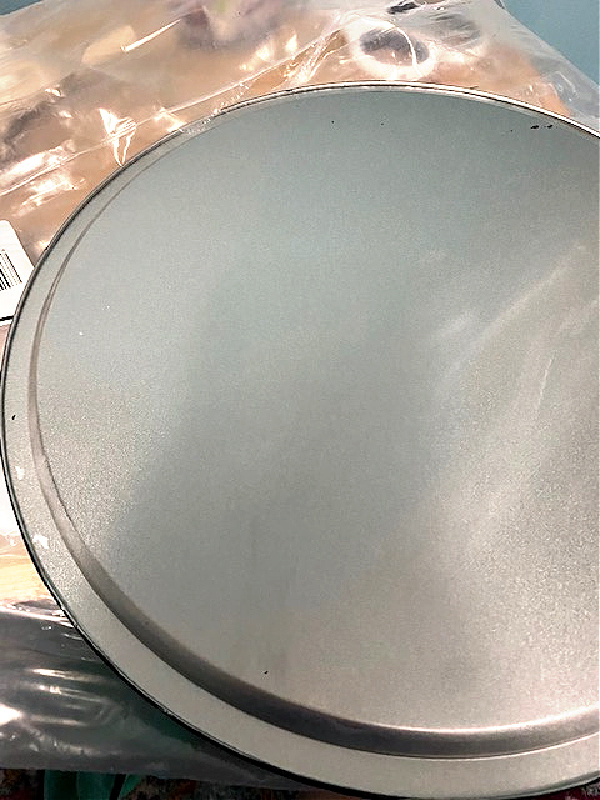 pizza pan before painting