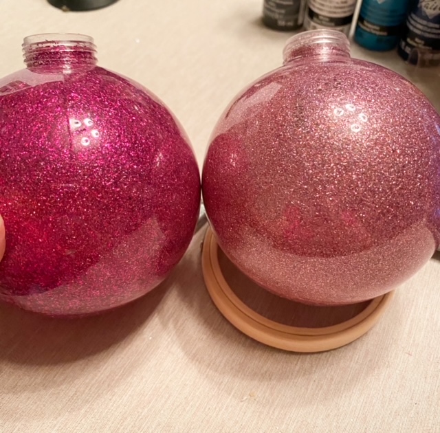 Glitter in ornaments 