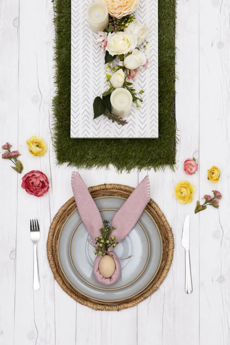 decocrated spring table runner