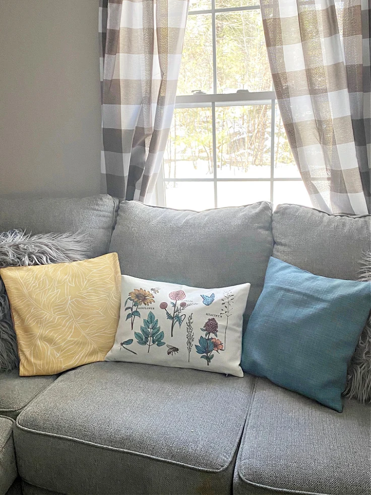 spring decocrated pillows