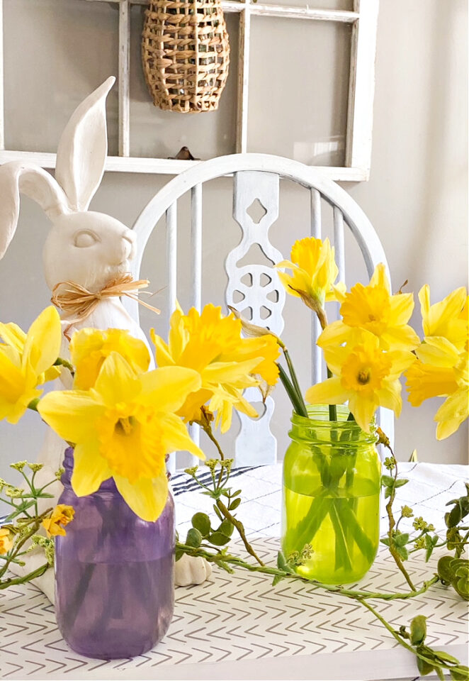 How To Easily Tint Mason Jars With Food Coloring