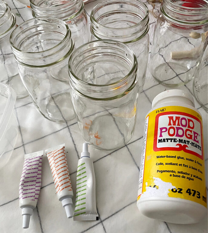 How To Easily Tint Mason Jars With Food Coloring