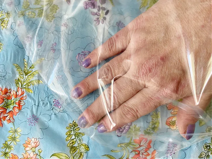 using plastic bag to smooth wrinkles
