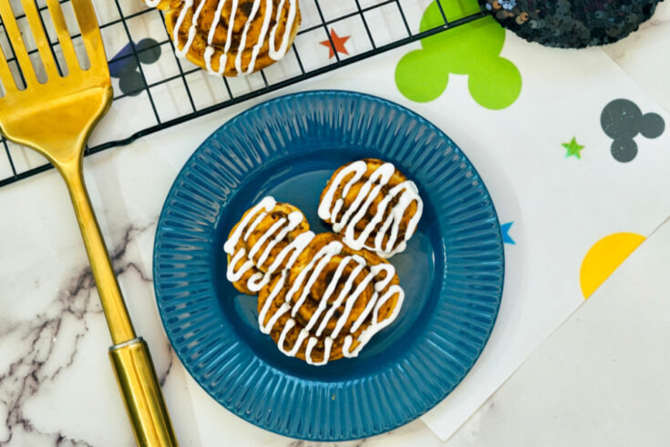 frosting mickey mouse cinnamon rolls
