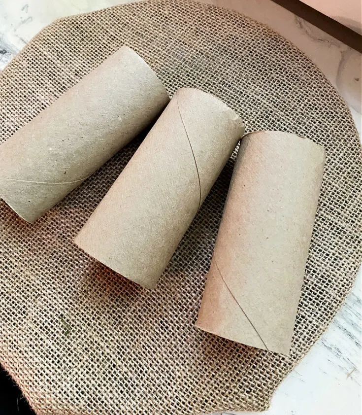 toilet paper rolls for bee wreath