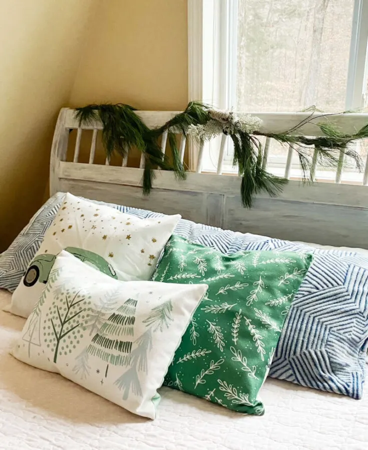 Woodland Themed Cozy Christmas Bedroom