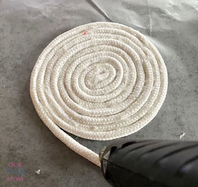 Gluing rope for bowl