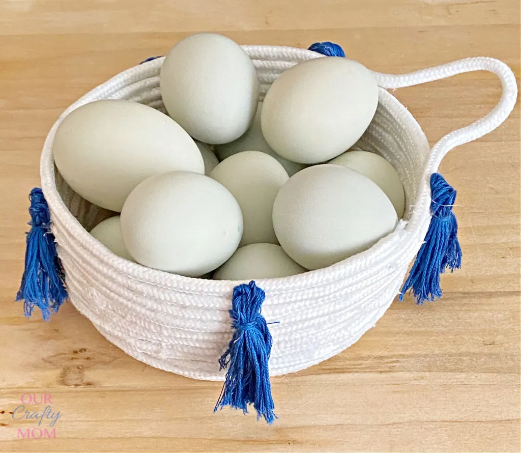 Tassel rope bowl with eggs