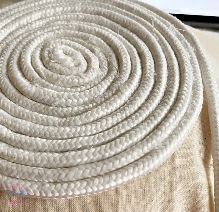 Wrapping rope around bowl 
