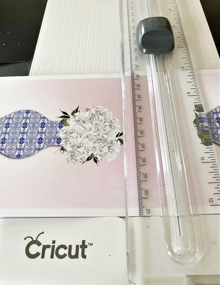 cutting note cards