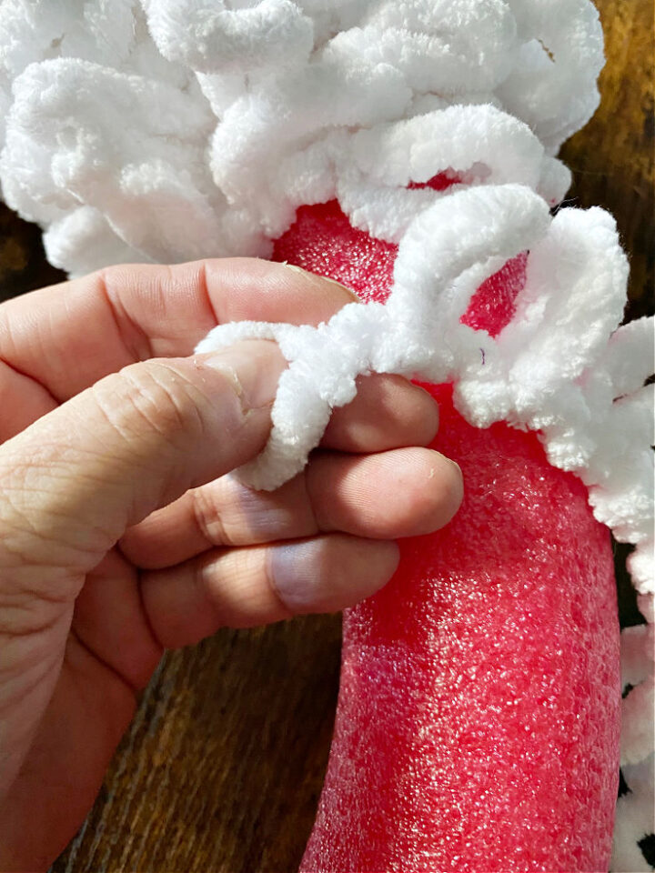 Easy Loop Yarn Wreath for Fall with Velvet Pumpkins