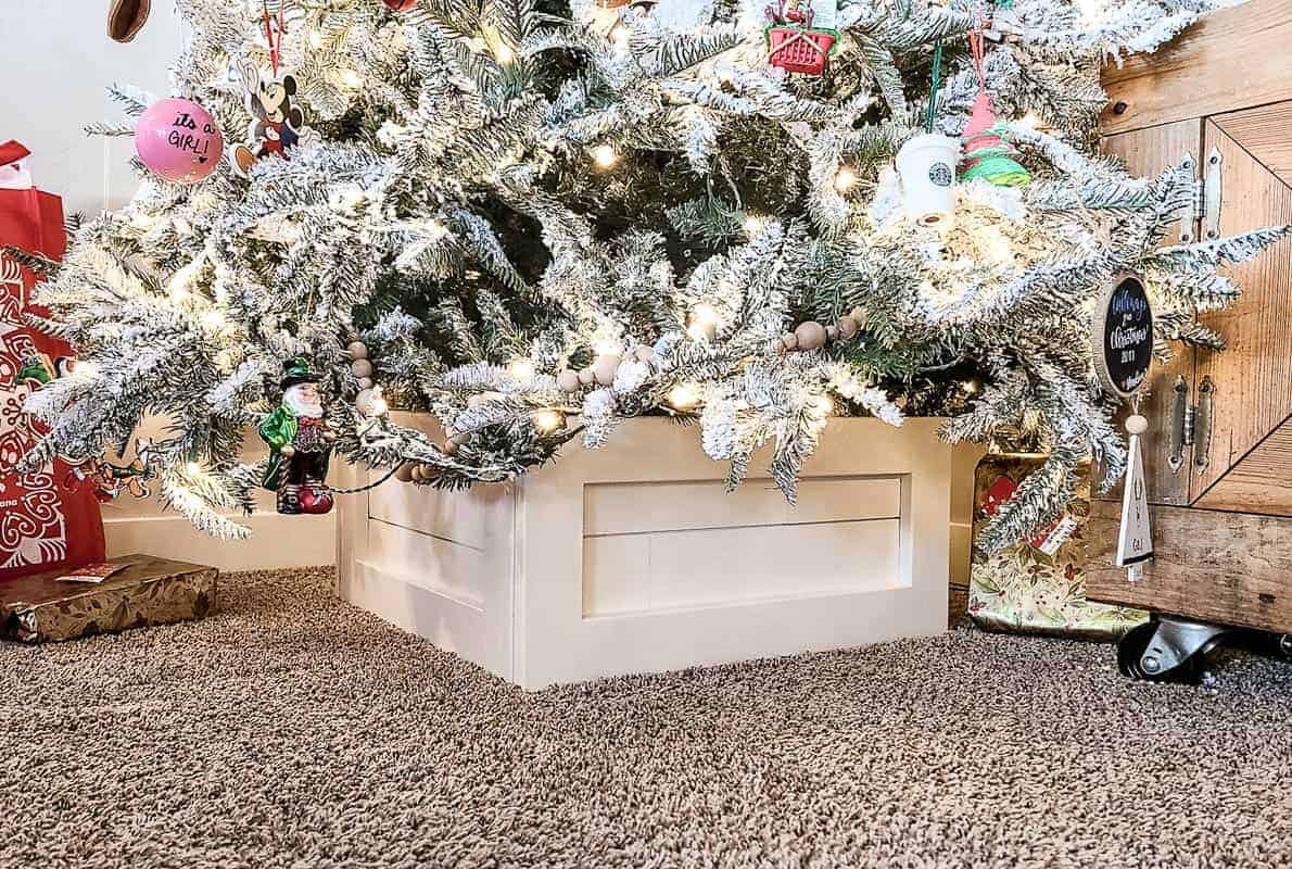 15 DIY Christmas Tree Collar Ideas For Any Style Tree