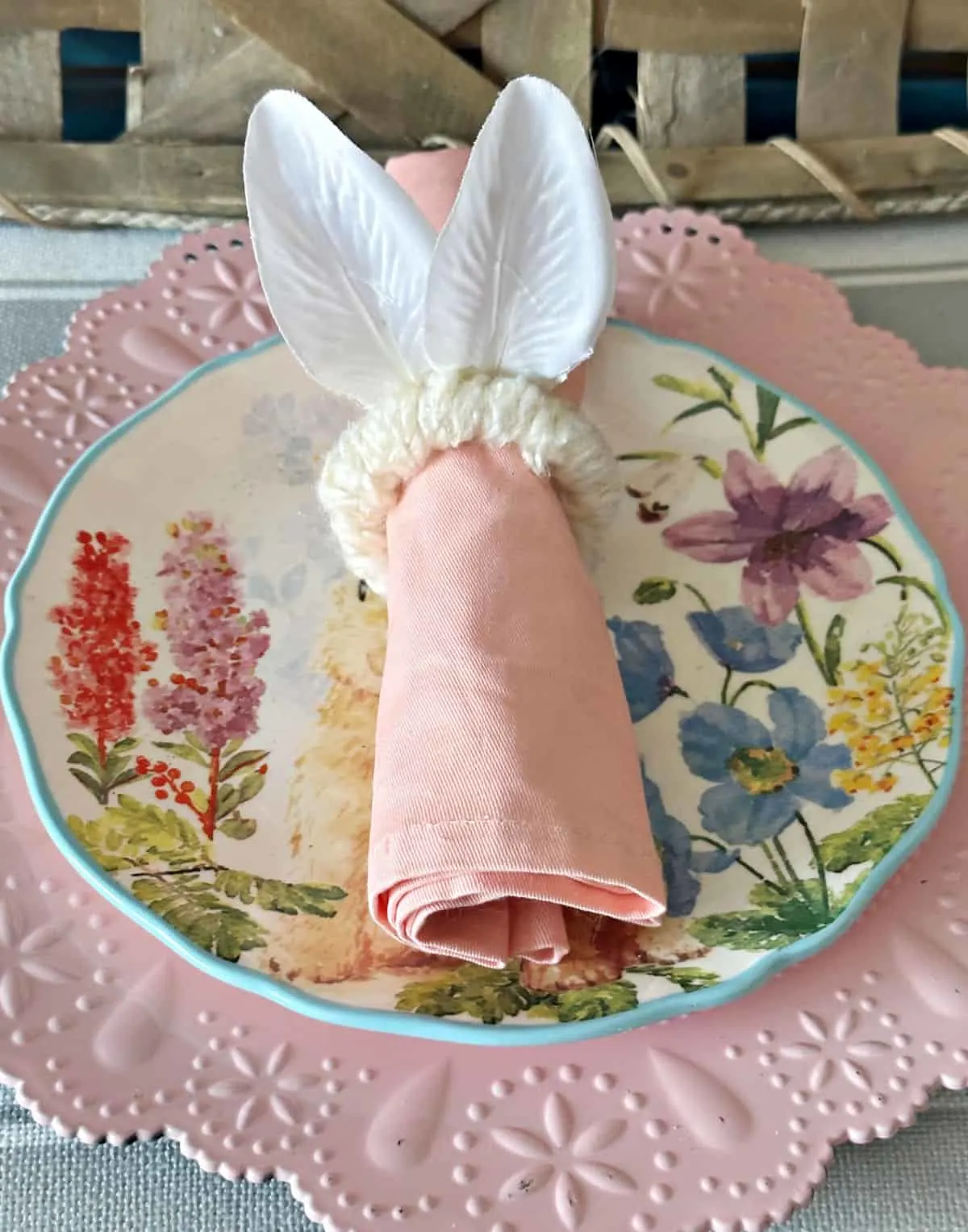 finished easter napkin ring on plate