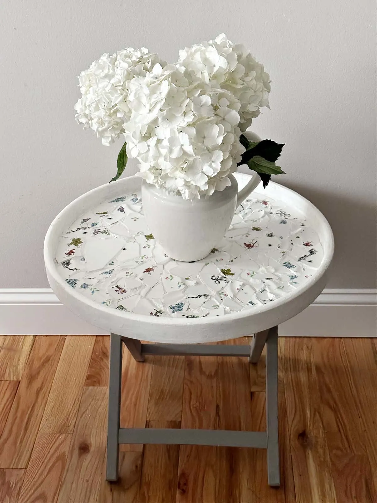 broken plate mosaic table top with flowers