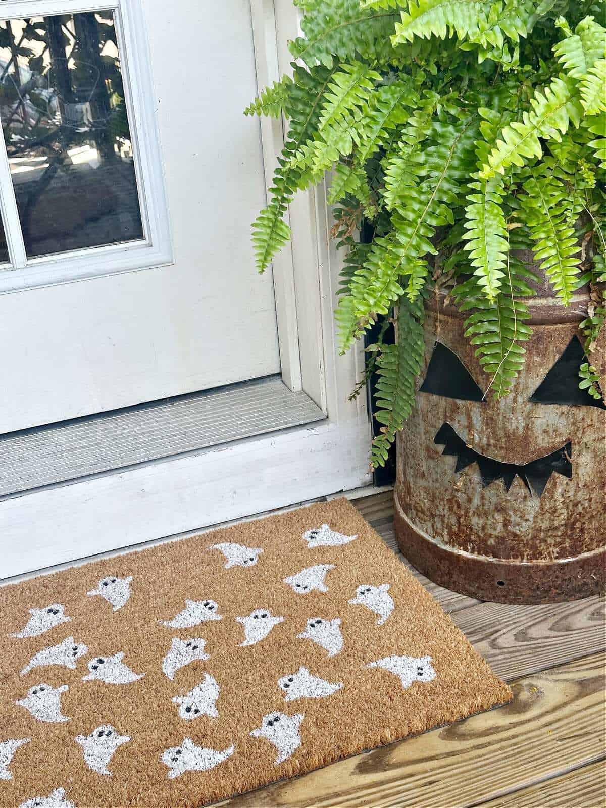 How to Make a Cute Painted Ghost Halloween Doormat For $10!