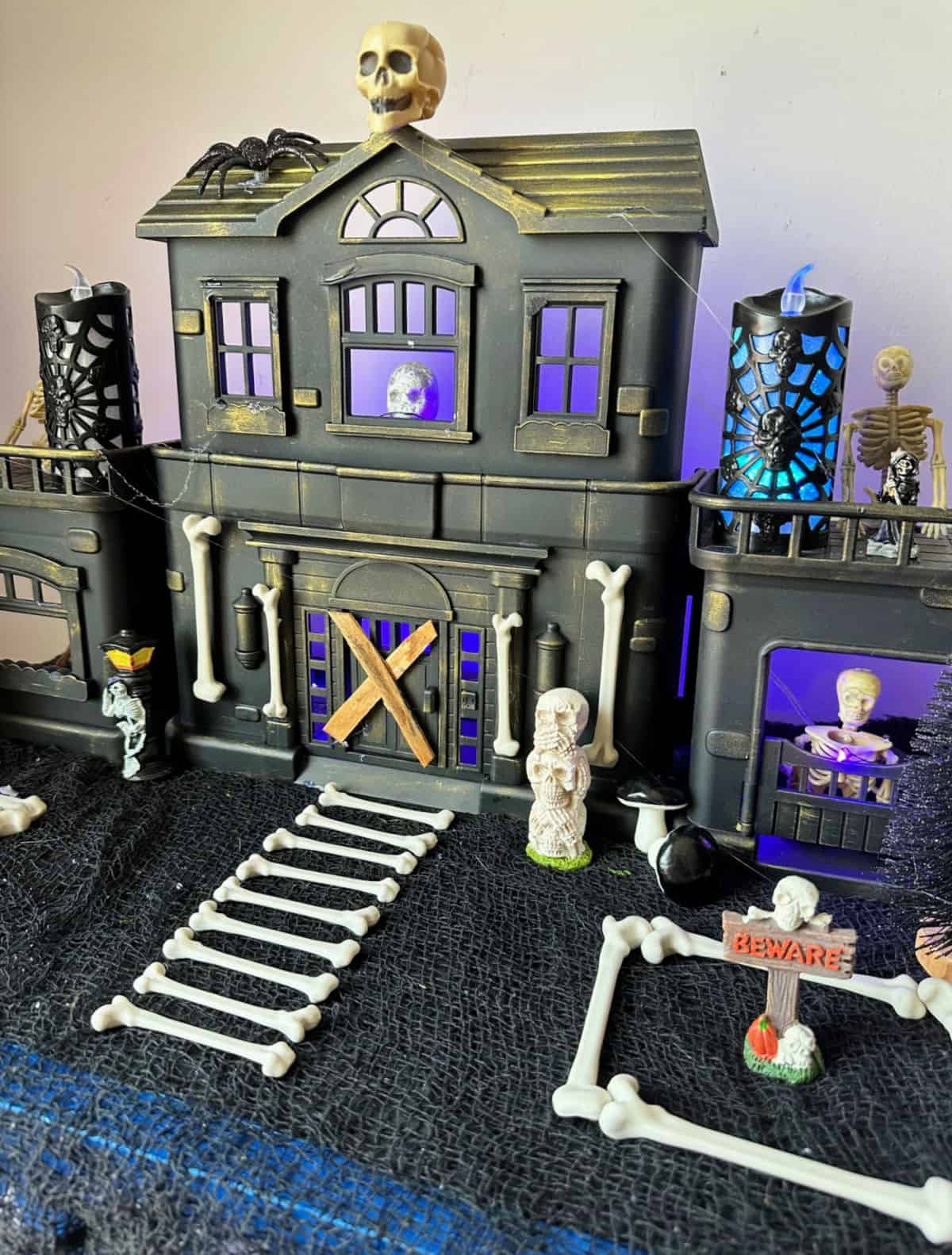 vertical diy haunted house