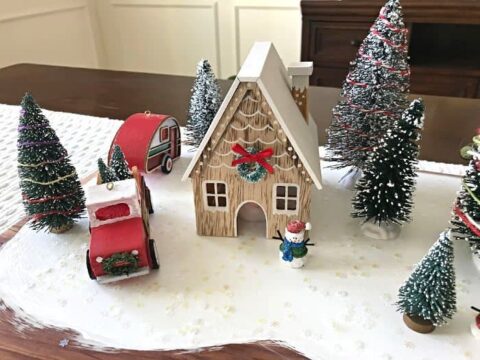 29 Red Truck Christmas Decor Ideas, Crafts and DIY Projects