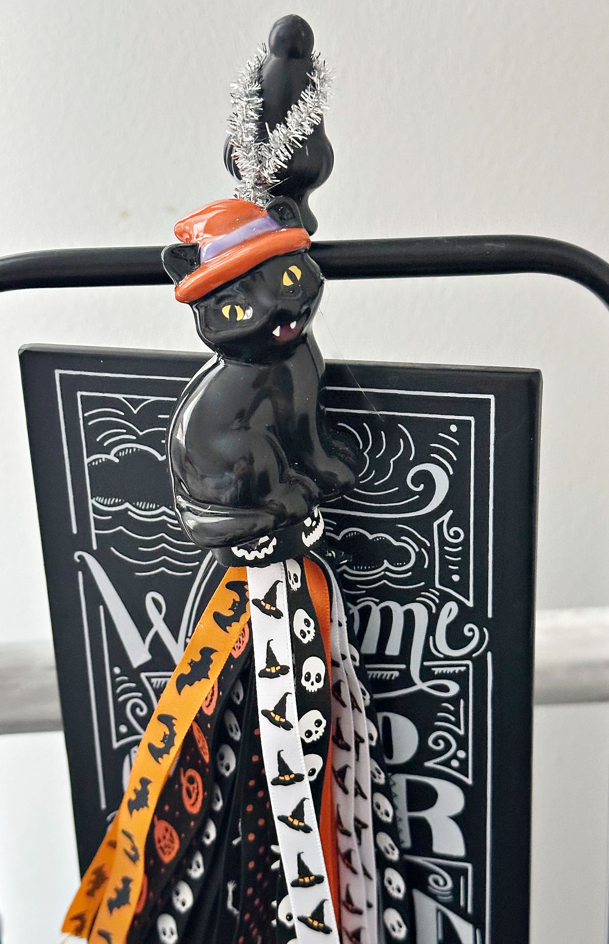 black cat salt shaker tassel