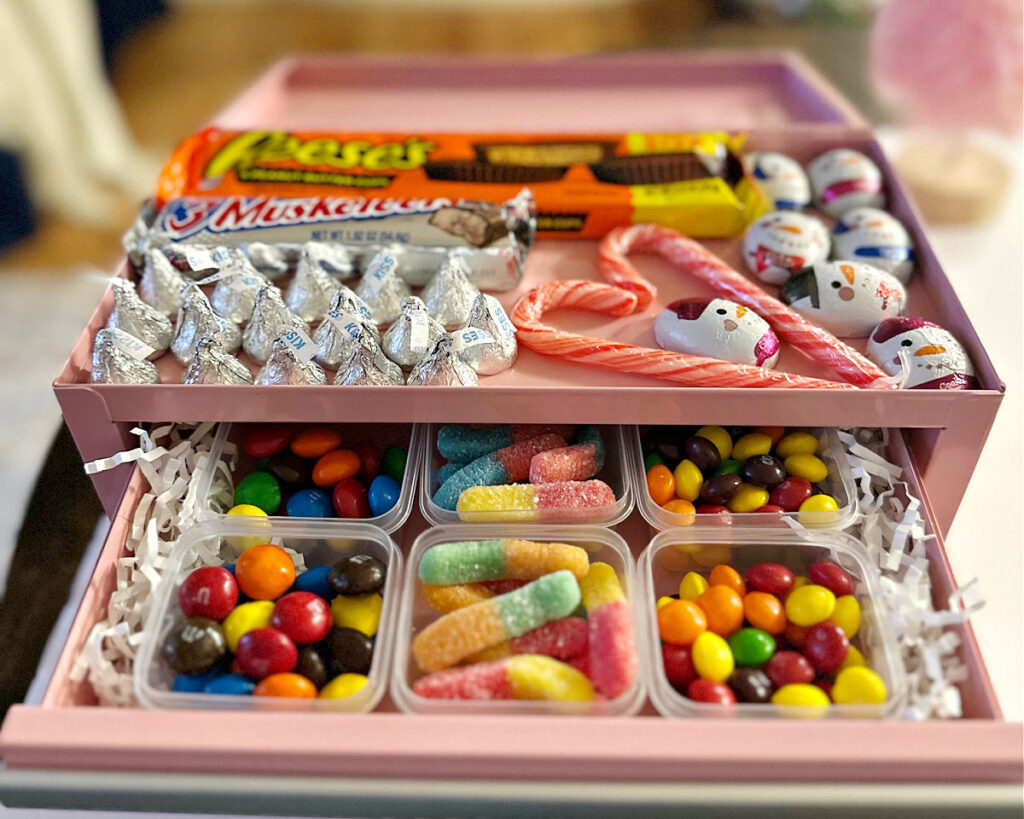 candy in snackle box