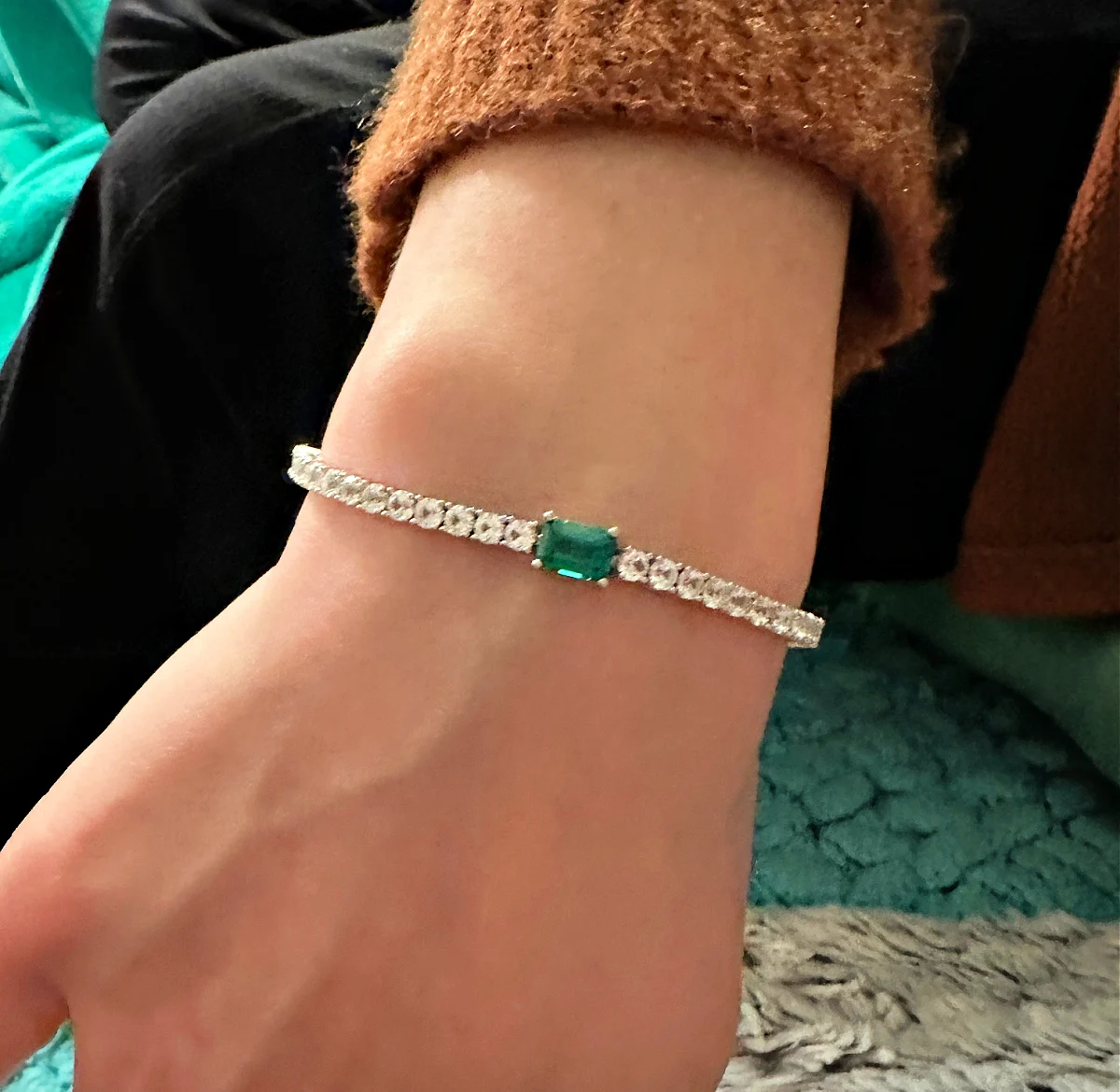 tennis bracelets with emerald stone