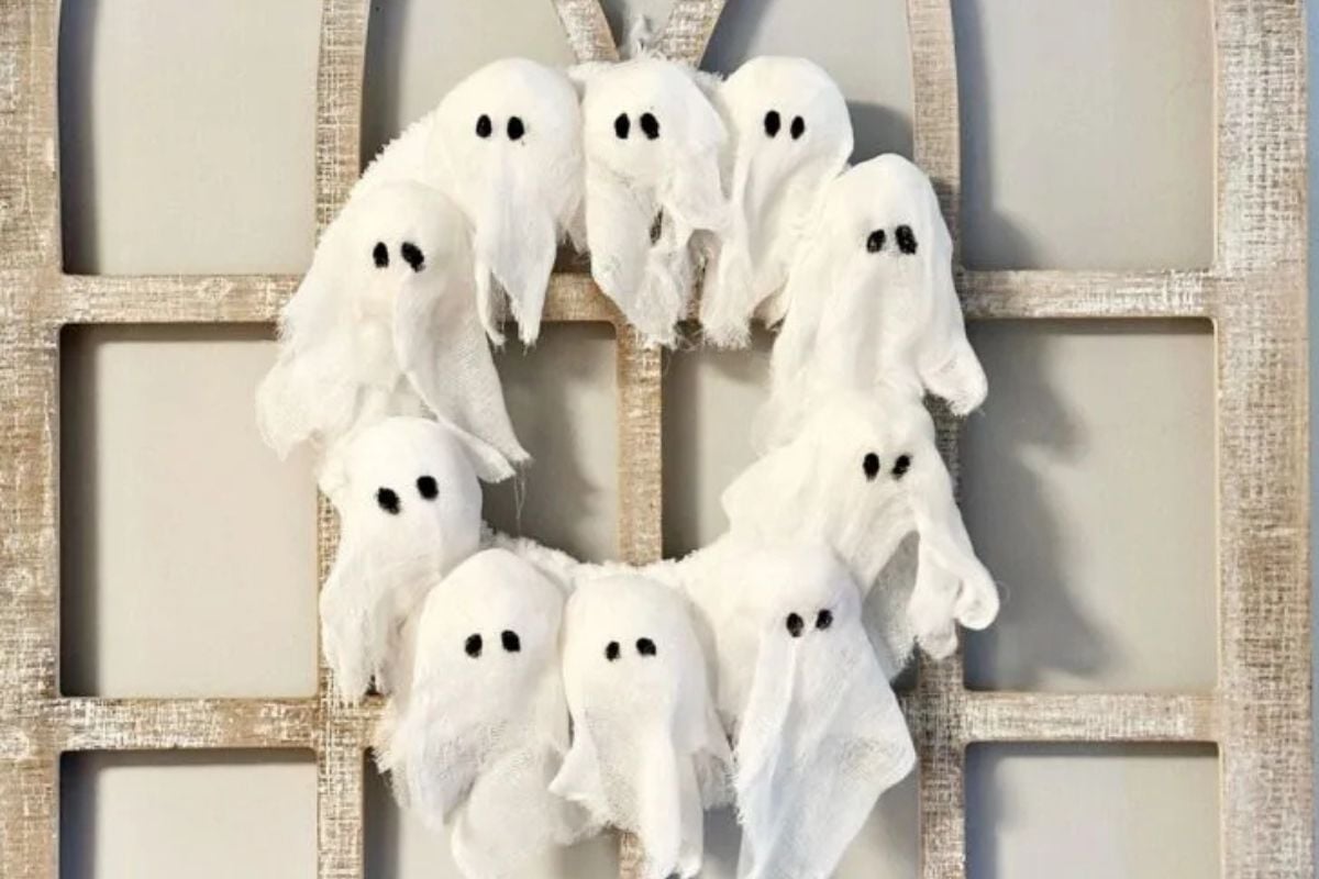 finished diy halloween ghost wreath