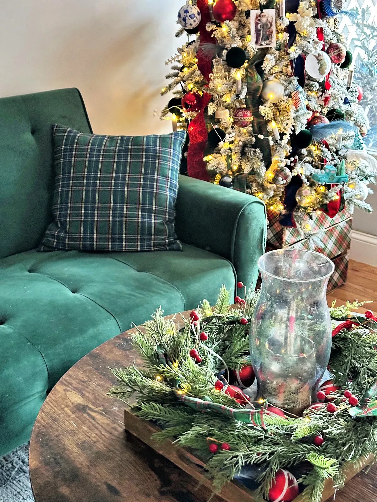 mid century modern living room for Christmas