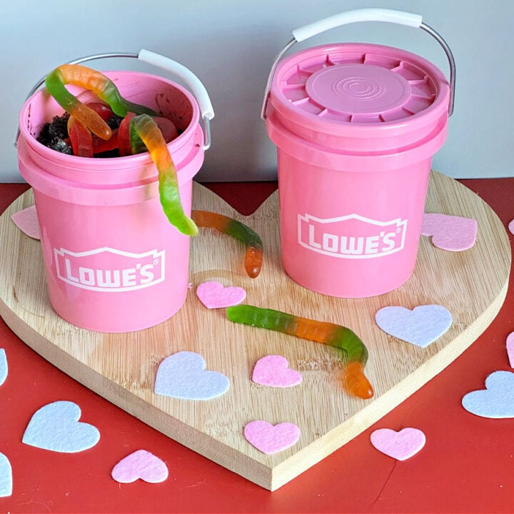 2 pink mini buckets with dirt pudding