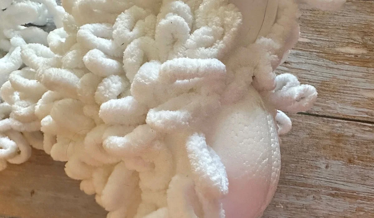 side view of heart with loop yarn