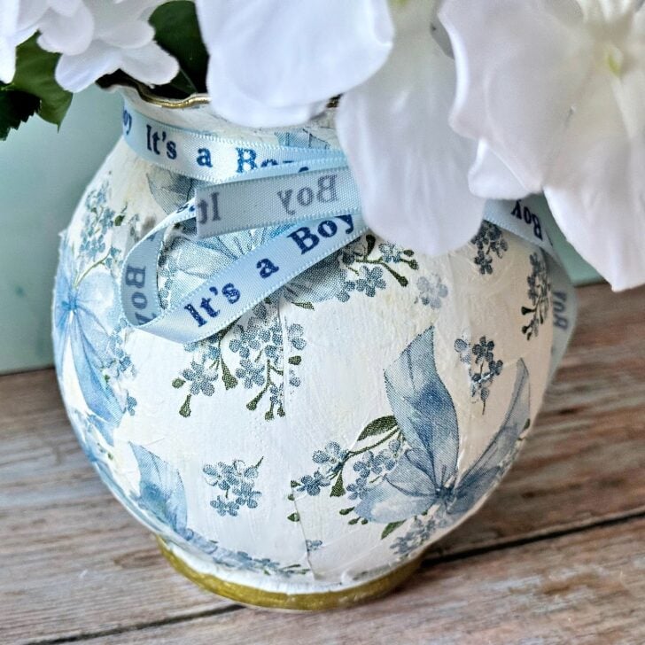 close up of baby shower centerpiece