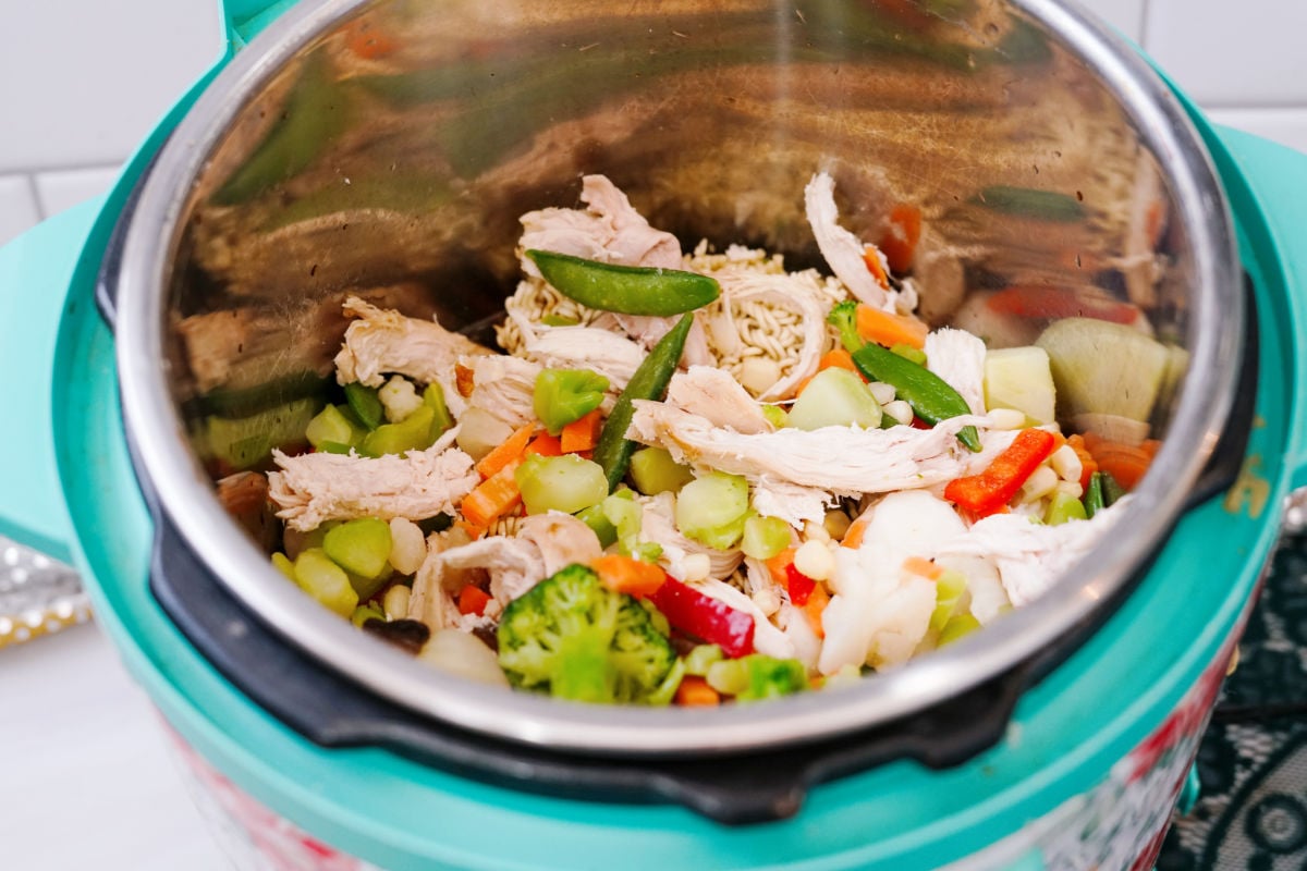 adding stir fry veggies to instant pot for ramen noodle stir fry